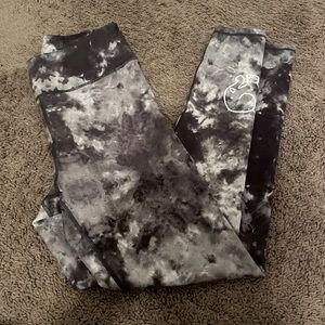 Womens ivory Ella leggings size medium in grey and black.